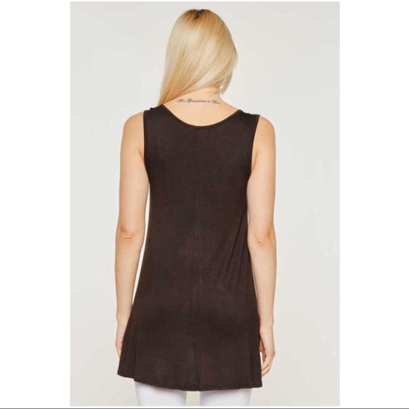 BLACK SLEEVELESS V-NECK TUNIC TOP - Picture 5 of 6
